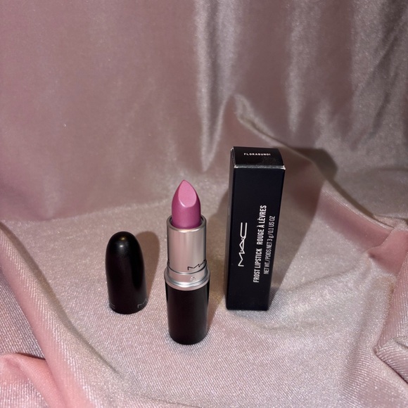 BNIB MAC Cosmetics Frost Lipstick in shade Florabundi - Picture 1 of 1